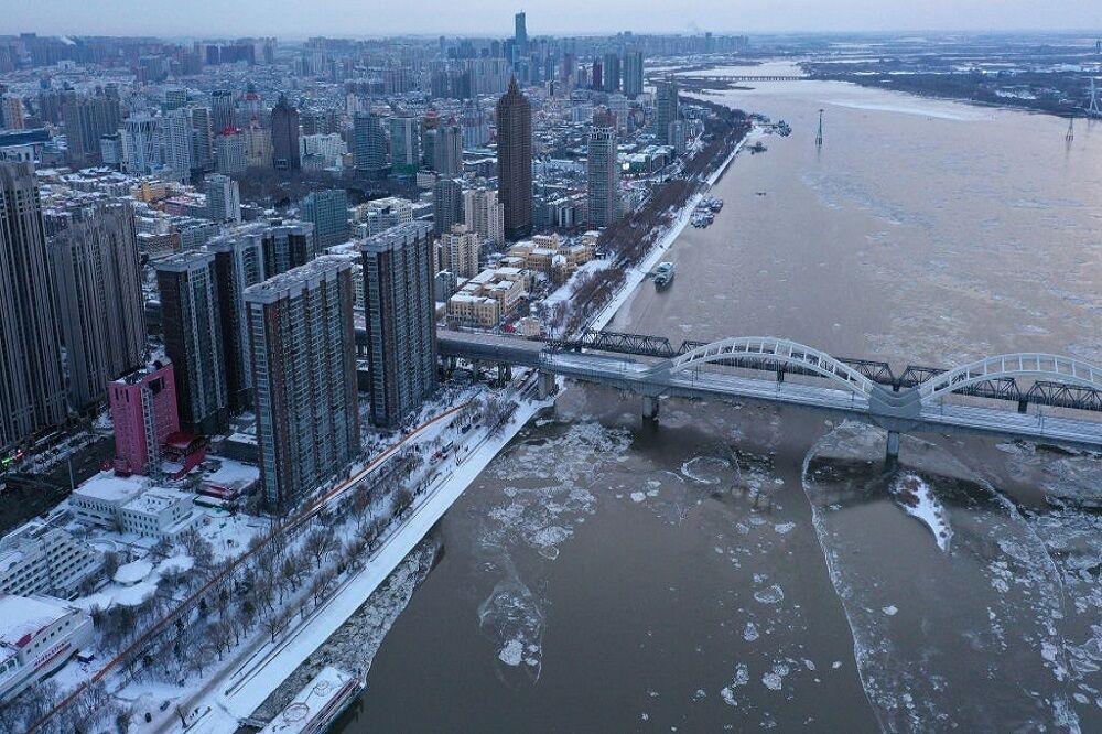 رودخانه یخ زده سونگ‌هوا در چین