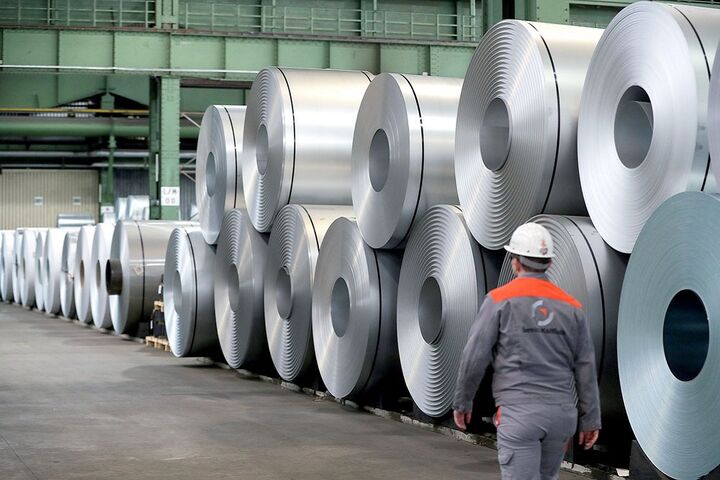 ۶ میلیون و۸۰۱ هزارو۵۸۳ تن ورق سرد و گرم فولادی در کشور تولید شد| کاهش صادرات محصولات فولادی