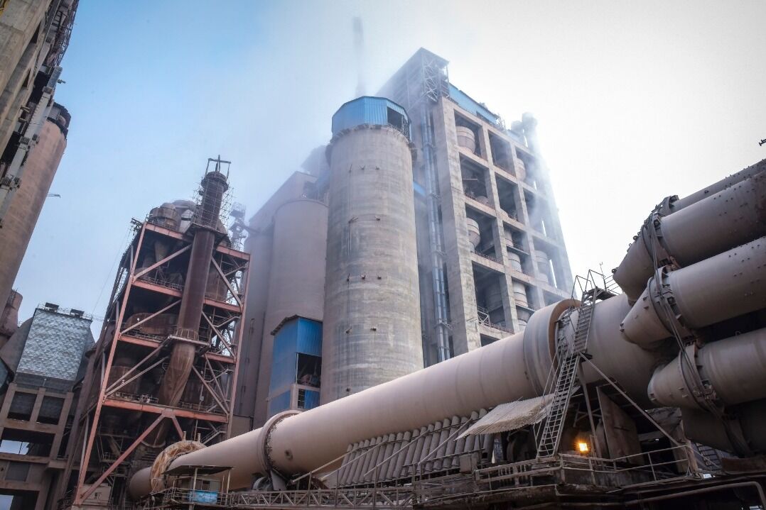 فراز و نشیبهای بزرگترین صنعت کهگیلویه و بویراحمد؛ صادرات ۵۰ درصدی سیمان