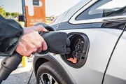 افتتاح خط تولید شارژر انواع خودروهای برقی