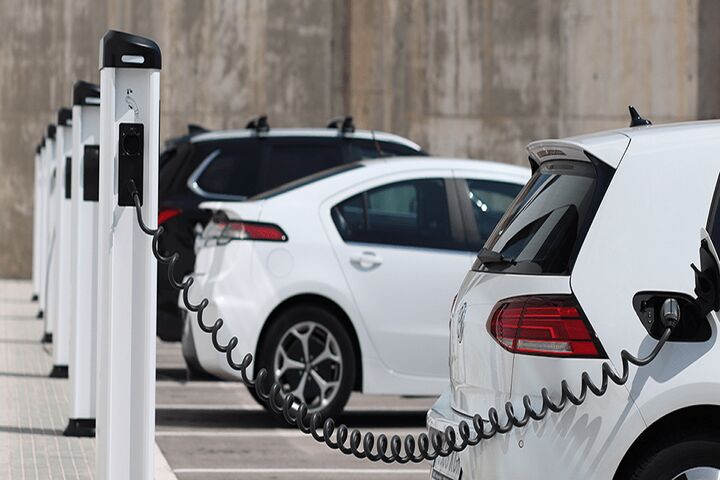 کاهش تقاضا خودروهای برقی با افزایش قیمت لیتیوم