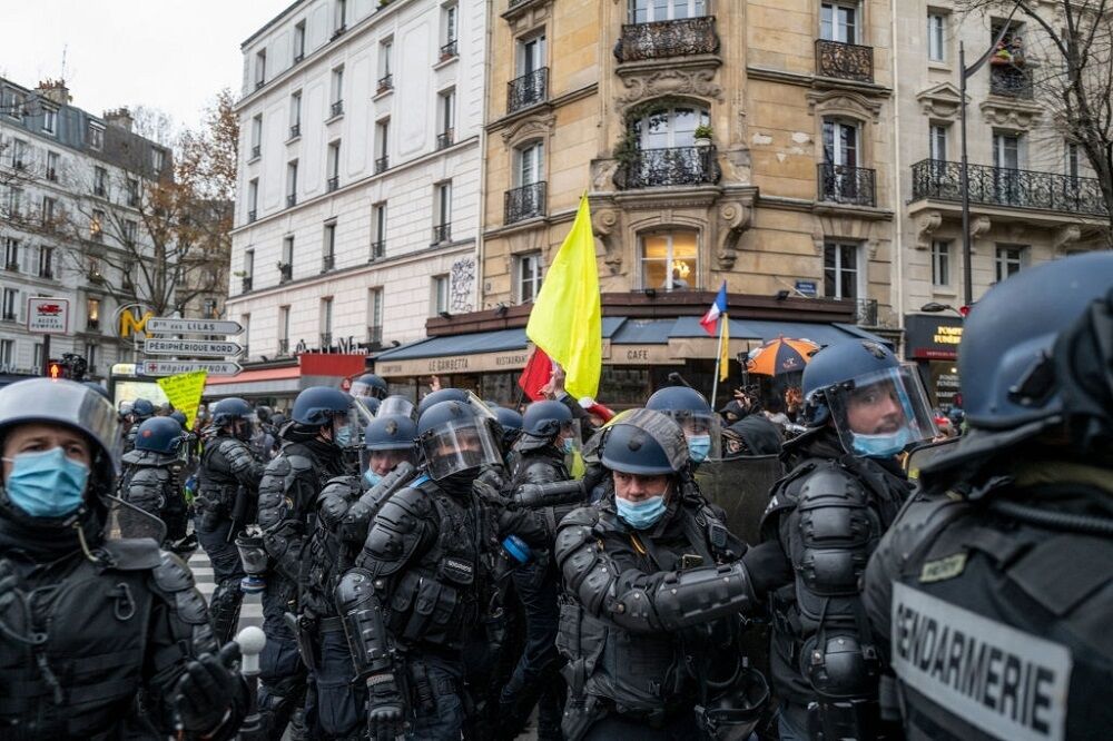 معترضان فرانسوی در اعتراض به گرانی به خیابان آمدند