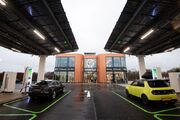 افتتاح اولین ایستگاه شارژ خودروهای تمام برقی در انگلیس