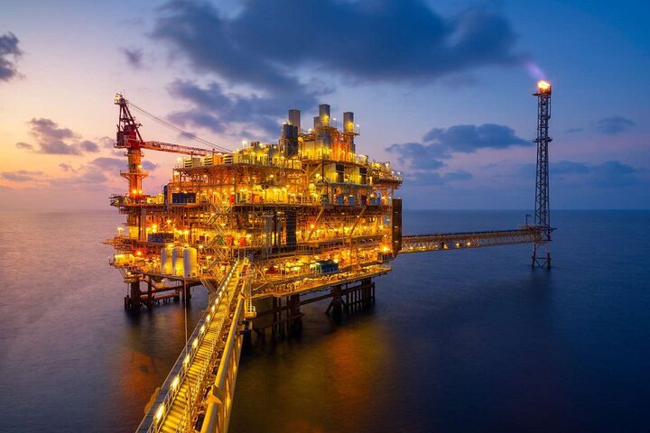 جذب ۲۸.۸ میلیارد دلار سرمایه با قراردادهای پرجاذبه در صنعت نفت و گاز ایران