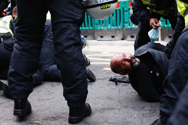 خشونت پلیس انگلیس 2