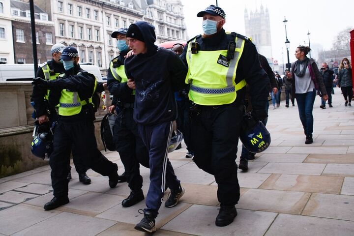 خشونت پلیس انگلیس 5