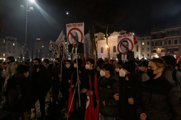 اعتراضات در رم 4