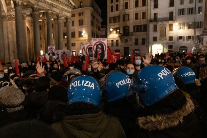 اعتراضات در رم 8