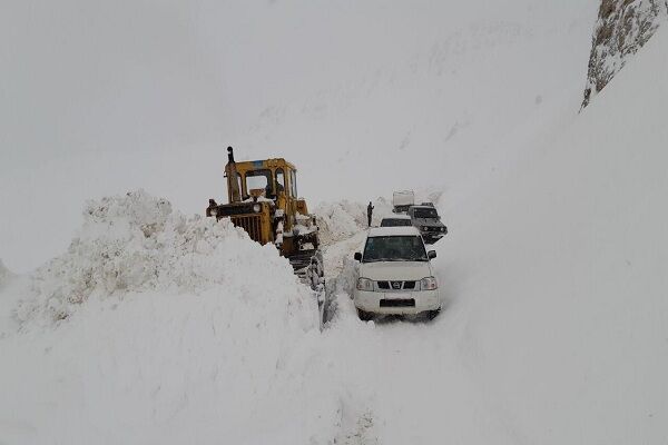 ۶شهرستان کردستان گرفتار برف و کولاک/ راه ارتباطی ۷۰ روستا مسدود شد
