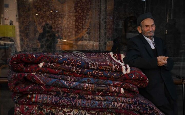 چوب حراج به فرش ایرانی در بازار اروپا | فرش های ایرانی برای تعمیر به ترکیه و پاکستان می روند
