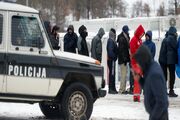 مهاجران بی‌پناه بوسنی در برف و سرما