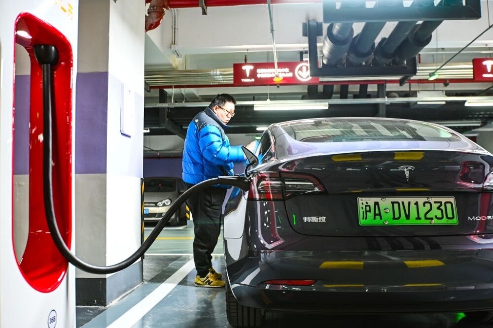 هزینه خودرو برقی چالش جدید علی آبادی در صنعت خودرو| فروش ۱۴.۵ میلیون دستگاه خودرو تا پایان سال ۲۰۲۳