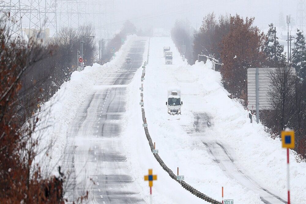 لغو پروازها بر اثر بارش شدید برف در کانادا