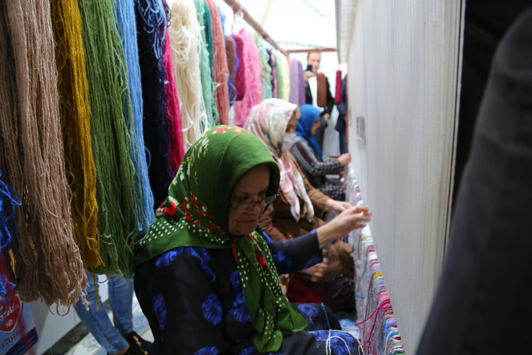 نگاه سنتی؛ عامل نرخ بالای بیکاری زنان کرمان| انحراف اعتبارات مشاغل خانگی
