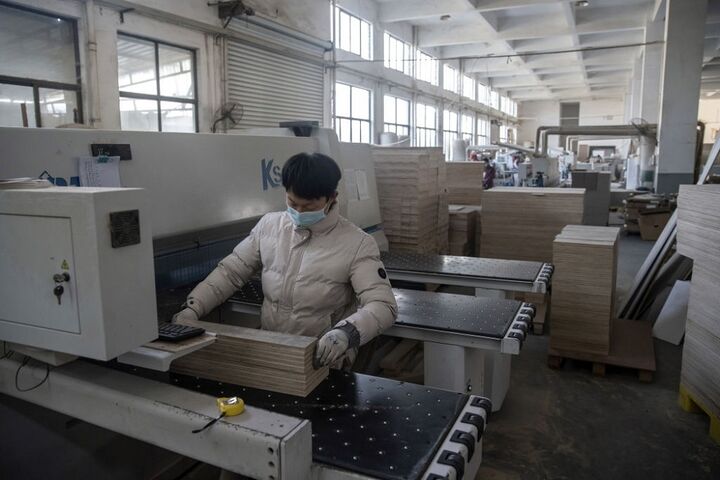 کاهش فعالیت کارخانه‌ای در چین