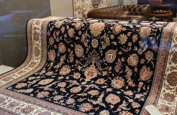 سایه مشکلات بر سر صادرات فرش ماشینی اصفهان؛ رقبای خارجی گوی سبقت را ربودند