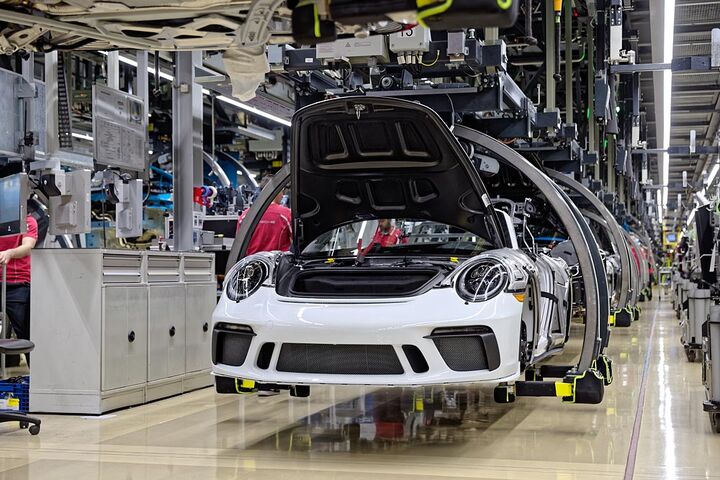 شرکت خودروسازی پورشه در مالزی کارخانه مونتاژ ایجاد می‌کند