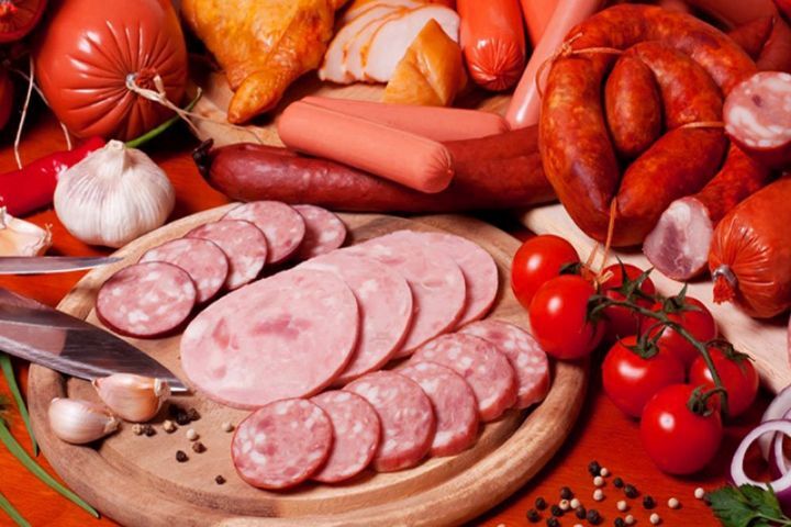 عرضه ۸۵ نوع فرآورده های گوشتی مازندران در بازارهای داخل و خارج