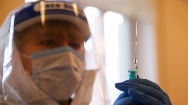 ورود واکسن اسپوتنیک به قاره سبز|خرید واکسن روسیه در اروپای شرقی شروع شد
