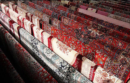 شستن جیب مشتریان توسط قالی‌شویی‌های غیر مجاز؛ طبق نرخنامه پول بدهید 