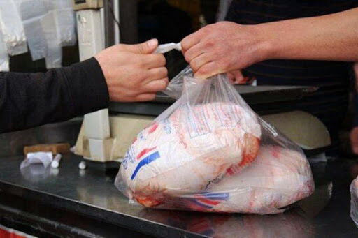 صف‌های بی‌برنامگی مرغ در همدان ادامه دارد| بازاری در حسرت آرامش!