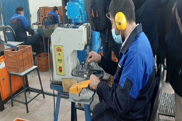۱۷۰۰ شغل در استان سمنان تثبیت شد | احیای ۶۴ واحد صنعتی راکد