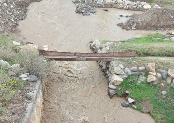 خشک شدن زمین‌های کشاورزی پایتخت سیر ایران درسایه نبود مدیریت صحیح آب رودخانه گنبرف