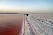 طرح جامع دریاچه نمک قم در حد یک مصوبه خاک می‌خورد/ چالش معدن‌کاران با معارضین محلی
