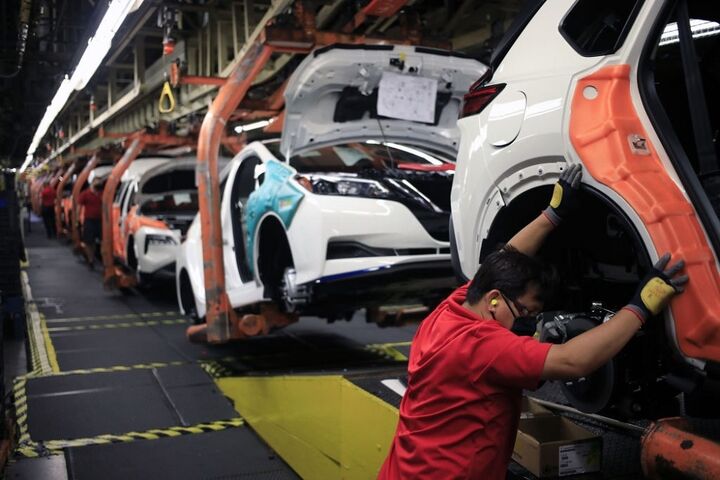 چین، بزرگترین بازار خودرو جهان مشتری ندارد