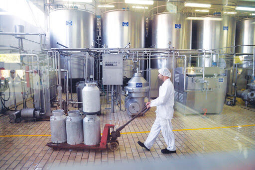 تولید ۵ هزار تن شیرخشک مازاد در اصفهان| آمادگی صادرات وجود دارد