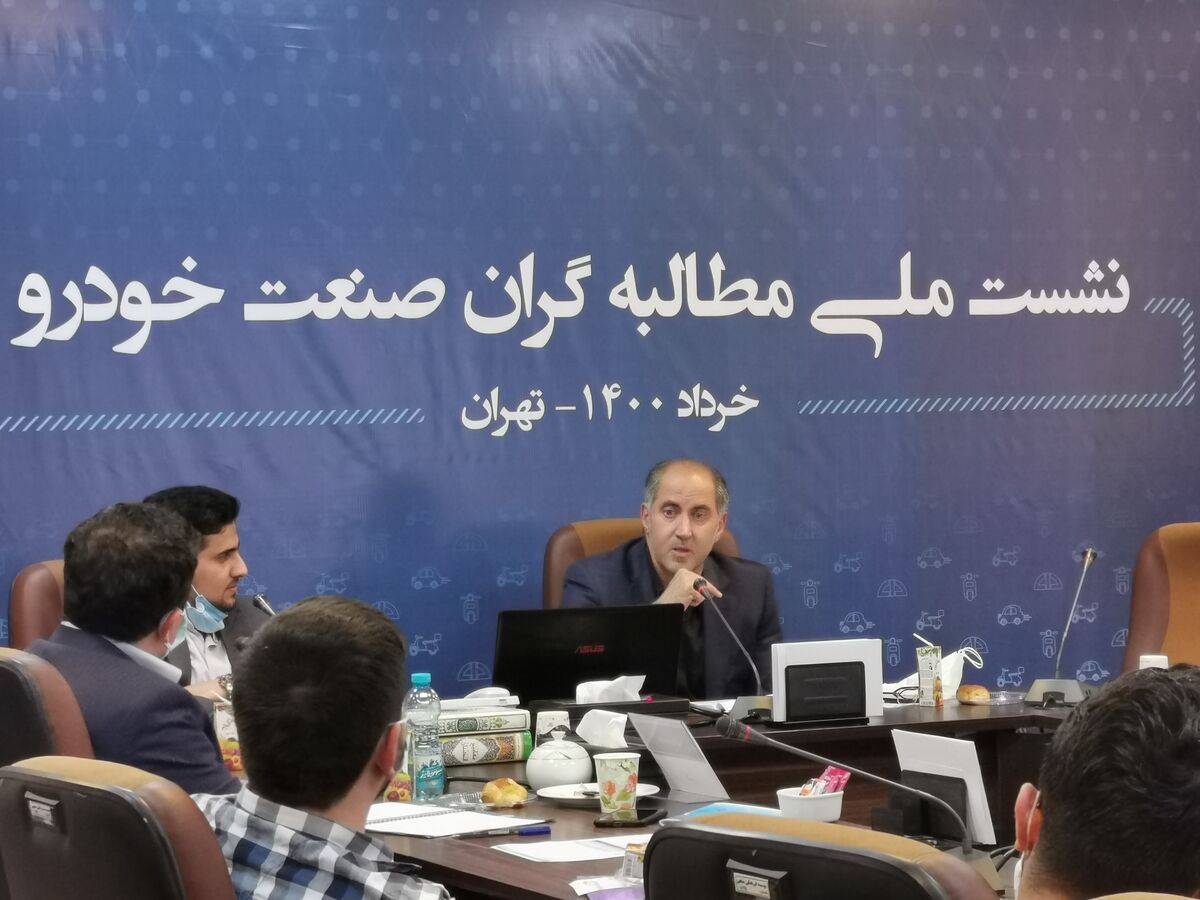 استخدام ۴۰۰ نفر در ایران خودرو در ماه‌های آخر دولت| مشتری نیست تولید خودرو گاز سوز را کم کردیم!