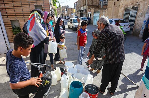 بحران آب در آپارتمان های کرمان| تکرار مشکل بی آبی در فصل تابستان و وعده های مسئولان