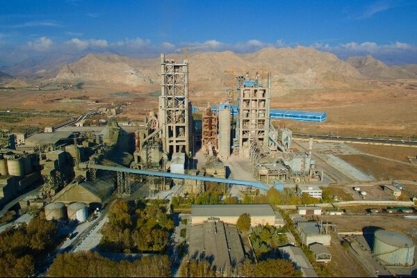 صنعت سیمان در دست انداز قطعی برق و گاز| تعرفه متغیر گاز، بدهی های میلیاردی برای صنایع سیمان