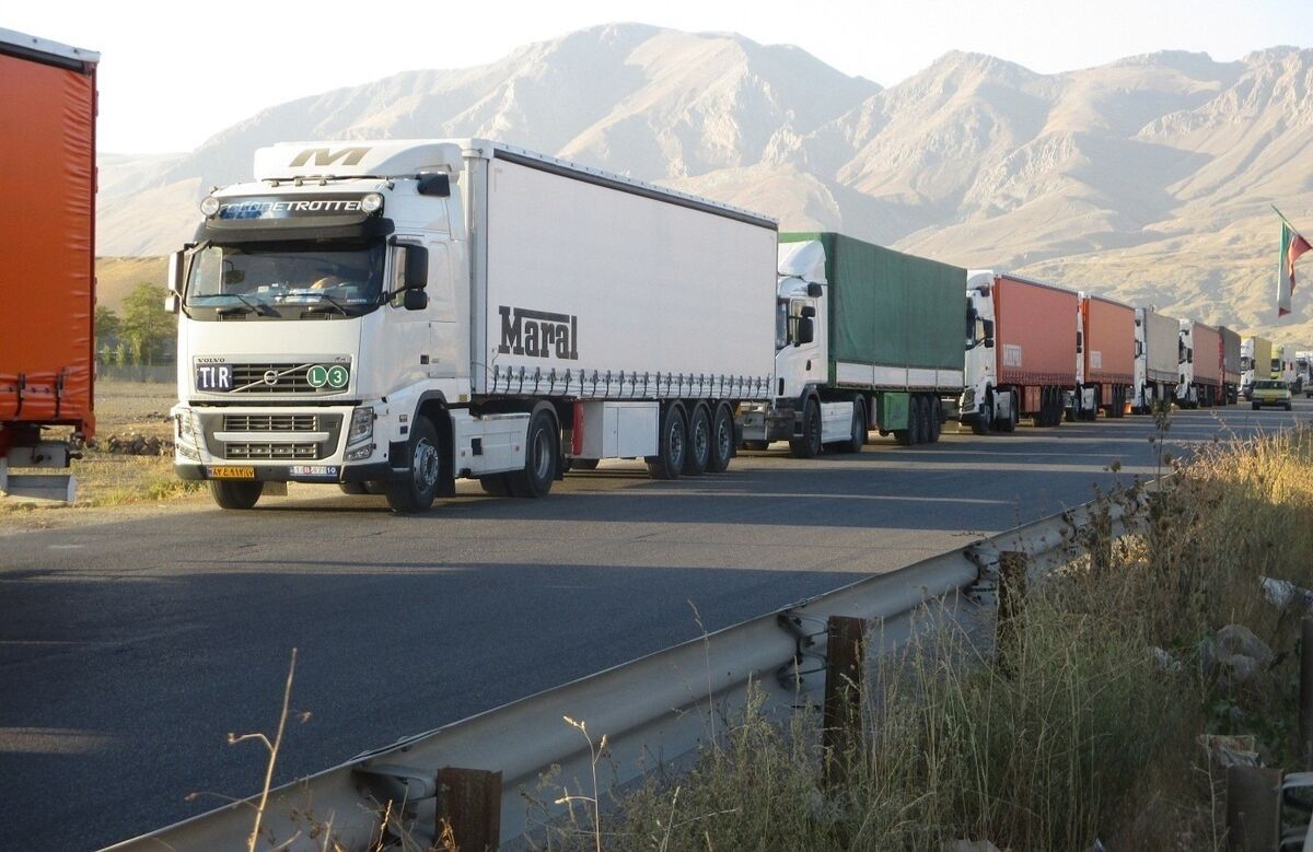 مشکلات کامیون‌داران با عدم اتصال مجوز باربری‌ها به درگاه ملی مجوزها