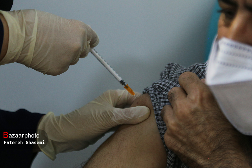 بی اعتمادی مردم به واکسن‌های خارجی| تبریزی‌ها برای برکت به صف شدند