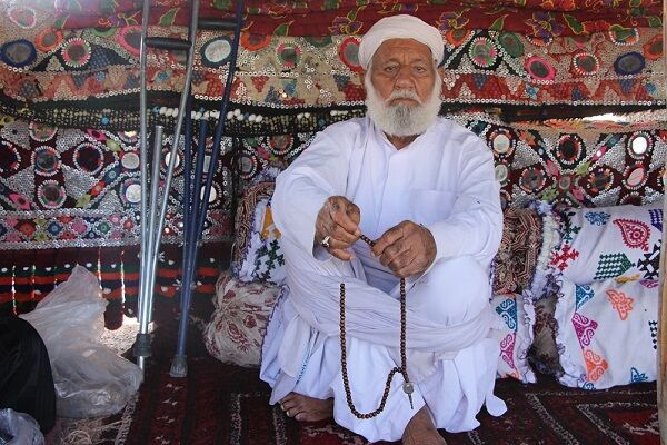 دسته بسته عشایر سیستان و بلوچستان برای صنعتی کردن دست بافته ها| چادر بافی رو به زوال