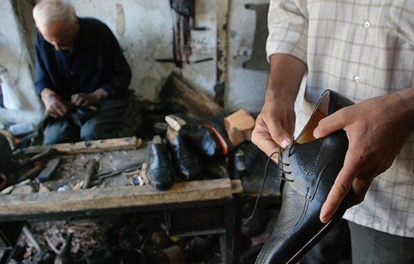 تولید کیف و کفش از مد افتاد | پای گرانی در کفش تولیدکنندگان 