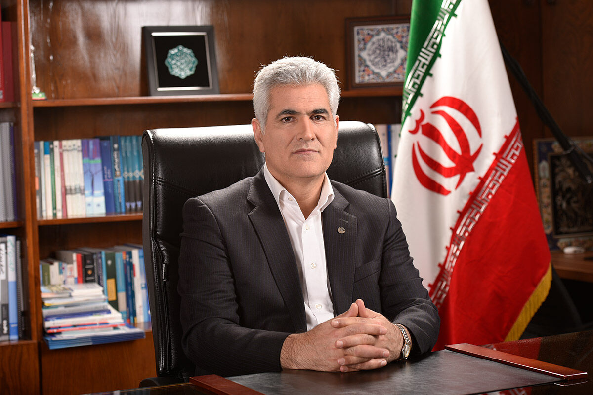 ارائه گزارش عملکرد پست ‌بانک ایران به وزیر اقتصاد