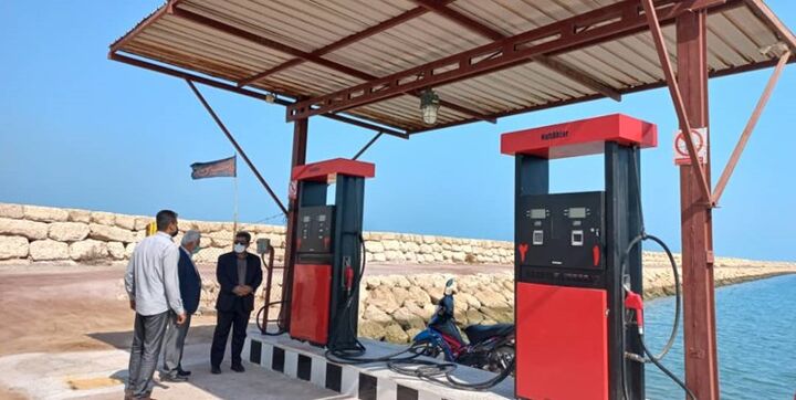 آغاز فعالیت نخستین پمپ بنزین ساحلی کشور با ورود دستگاه قضایی هرمزگان