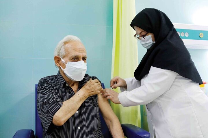 اولین تزریق واکسن امیکرون ساخت ایران به داوطلبان