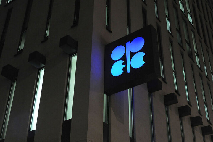 قیمت سبد نفتی اوپک بالای ۸۲ دلار ایستاد