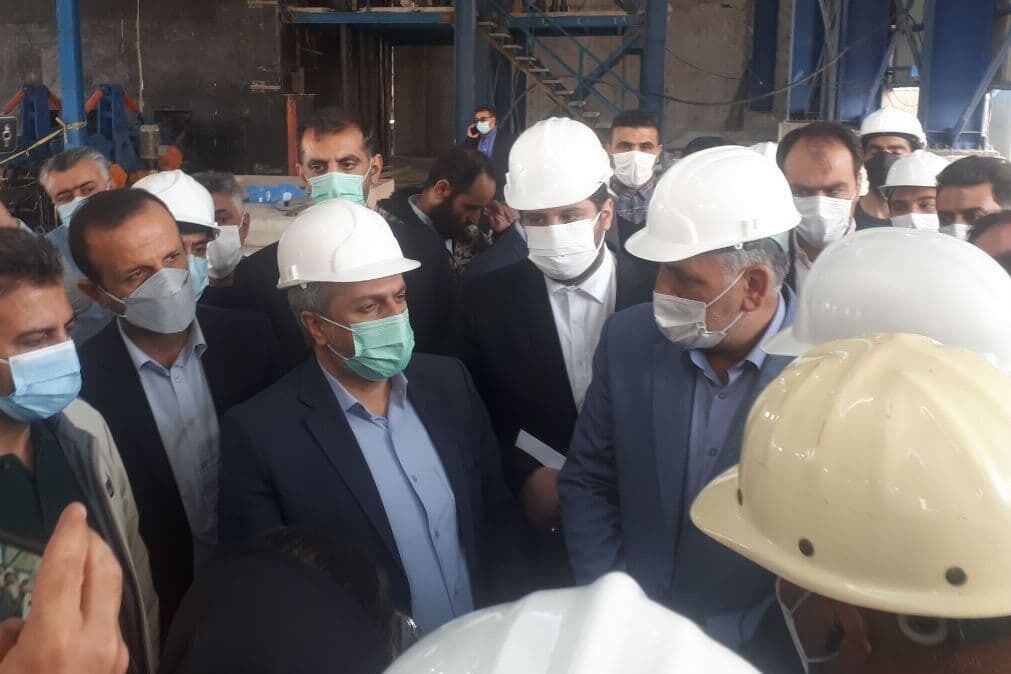 وزیر صنعت، معدن و تجارت از یک واحد تولیدی در شاهرود بازدید کرد