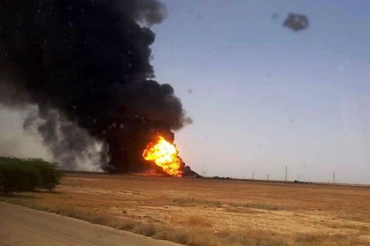 میدان نفتی شادگان با دستکاری عوامل ناشناس دچار آتش سوزی شد