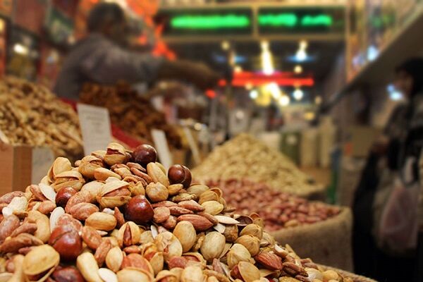 آمارهای تولیدات گردو و بادام وزارت جهاد غلط است| ضرورت واردات بادام برای کنترل قیمت در بازار داخل