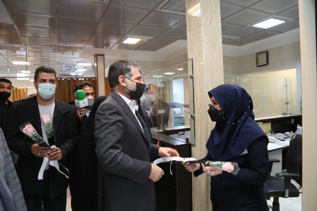 وزیر جهاد کشاورزی از پرستاران مرکز پزشکی شهید شوریده تجلیل کرد