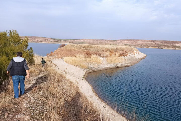 ظاهر شدن تپه های 4000 ساله با پایین رفتن آب سد آتاتورک