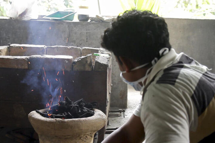 صنایع دستی سنتی «آینه فلزی» هند