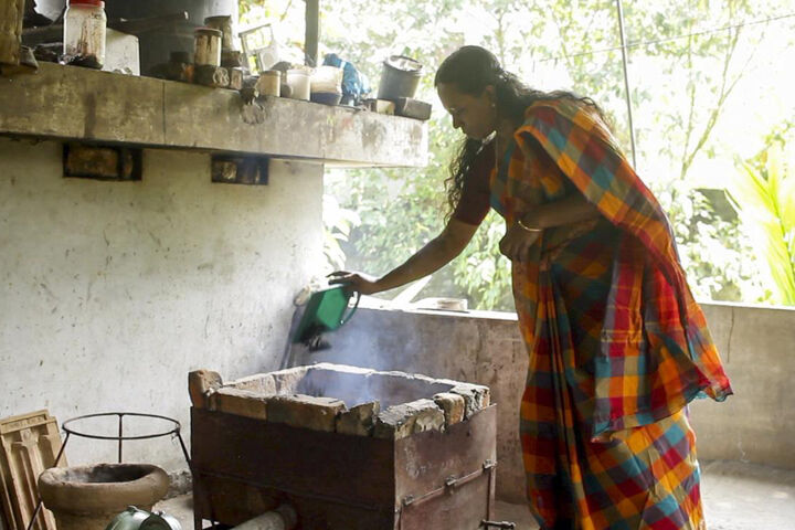 صنایع دستی سنتی «آینه فلزی» هند