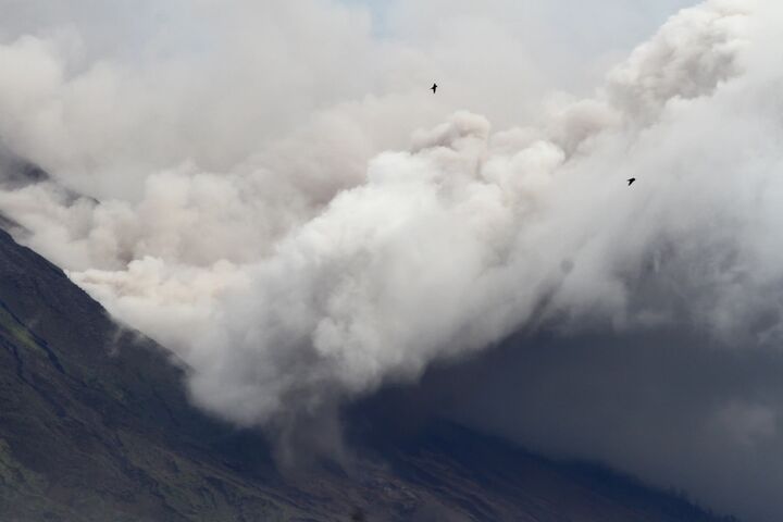 فوران آتشفشان سمرو در اندونزی