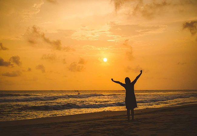 عاشق خودتان بودن و استفاده از مشاوره آنلاین رایگان راهنما شما برای داشتن خصوصیات مثبت فردی است